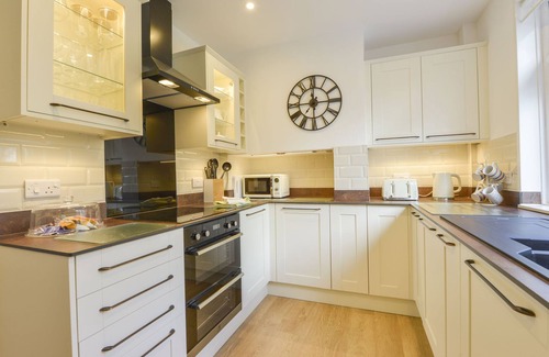 Westleigh Cottage | PILLHEAD COTTAGE, pet friendly, with pool in Bideford
