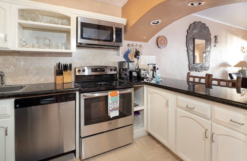 Bella Vista Apartment | Pinacate 315 by Kivoya