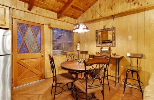 Big Bear Lake House | Pine Cone Cottage by Big Bear Vacations Adorable Walk To Lake Furnished Chalet