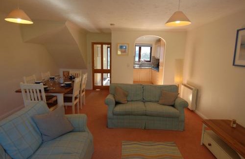 Maenporth House | Pine Cottage