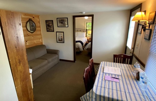 Lincolnville Cabin | Pine Grove Cottages: Cottage 10 - Pet Friendly