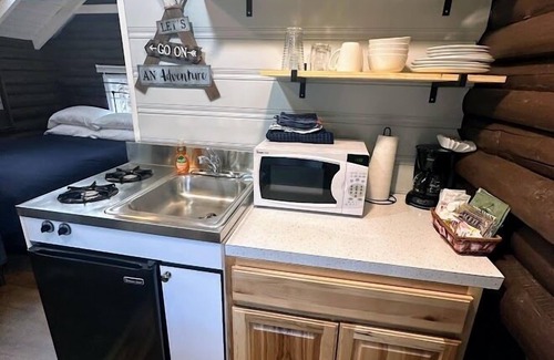 Lincolnville Cottage | Pine Grove Cottages
