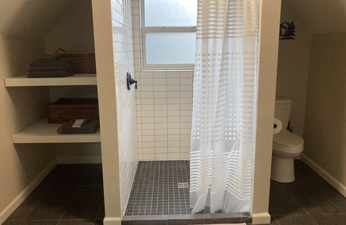 Fletcher Apartment | Pine Guesthouse—Asheville area