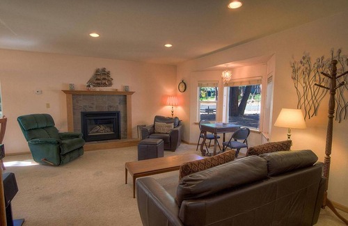 Pioneer Trail House | Pine Haven by Lake Tahoe Accommodations