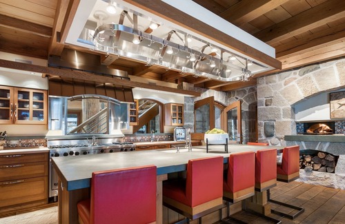 Williamsburg House | Pine Hollow in Elk Rapids - World Class Property!