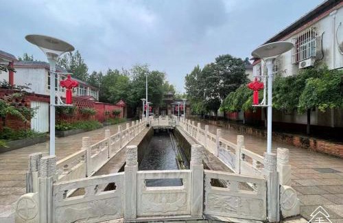 Tongzhou Hotel | pine house