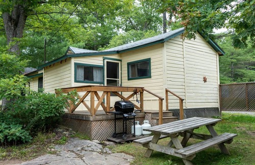 Gravenhurst Cottage | Pine Lake: 2-Bedroom Cottage #2 "Shortleaf Pine"