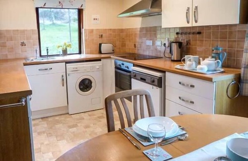 Dingwall Cottage | Pine Lodge
