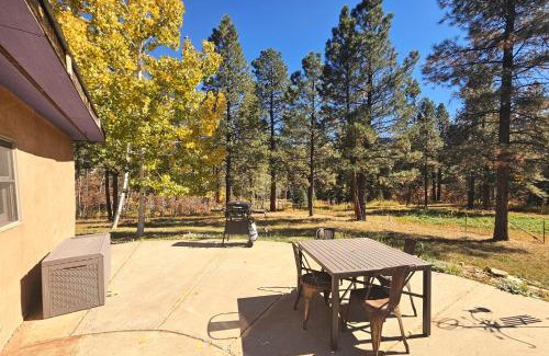 Los Ranchitos Estates House | Pine Meadow Cabin 160 Sierra Circle