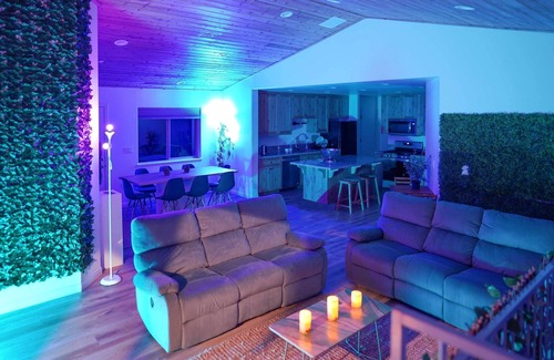 Pine Mountain Club Villa | Pine Mountain Club Villa w/Sauna, Deck + Views!