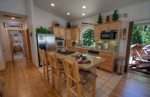 Pioneer Trail House | Pine Mountain Paradise 3 Bedroom Home by RedAwning