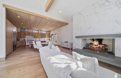 Vail House | Pine & Peak/Vail Slopeside Stargazing Deck