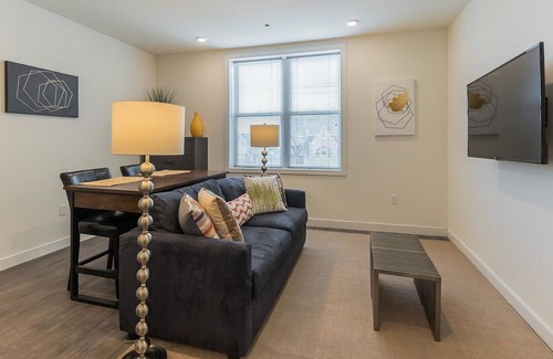 Spruce Hill Apartment | Pine Suite - 409 in Philadelphia