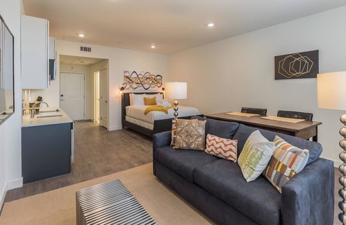 Spruce Hill Apartment | Pine Suite - 409 in Philadelphia