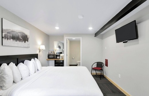 Hill City Hotel | Pine Top Convenience
