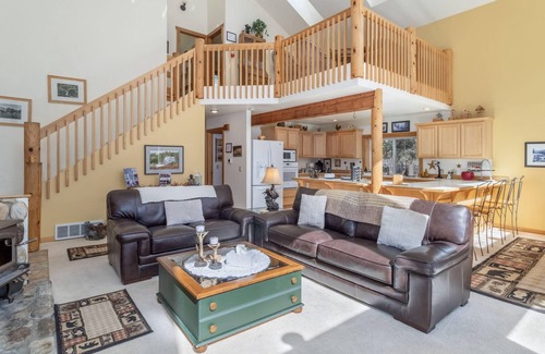 Leavenworth House | Pine Tree Cottage