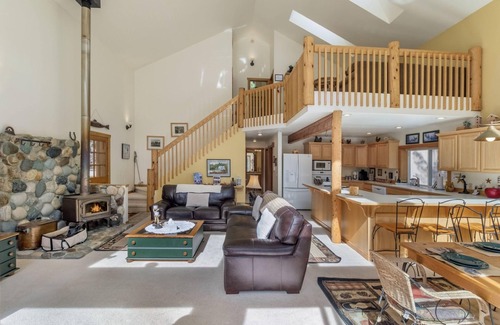 Leavenworth House | Pine Tree Cottage