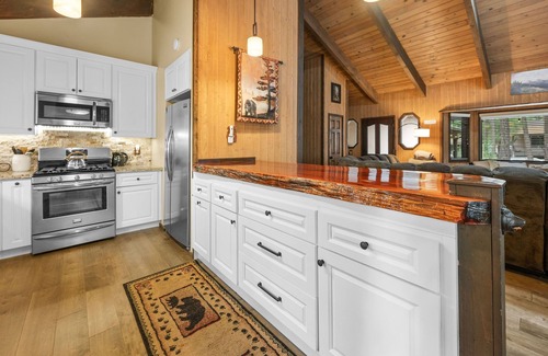 Big Bear City Cabin | Pine View Escape
