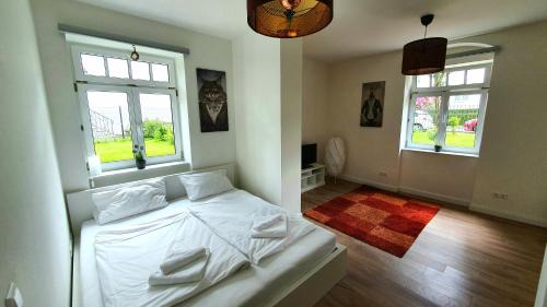 Buhlau/Weier Hirsch Apartment | Pineapple Apartments Dresdner Heide mit Garten