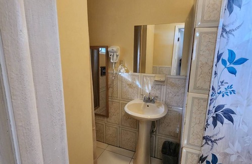 Nassau Apartment | Pineapple Breeze