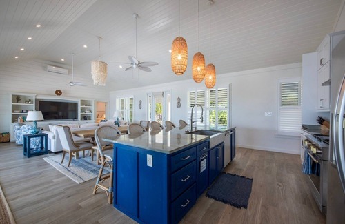 Governor's Harbour House | Pineapple House 4 Bedroom Home