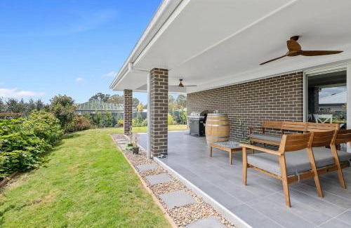 Cessnock House | Pineapple House Furry Friends Welcome