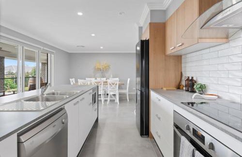 Cessnock House | Pineapple House Furry Friends Welcome