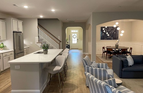 Pinehurst House | Pinehurst Modern Luxury Townhome, 7 mins. from U.S. Open, sleeps 6+