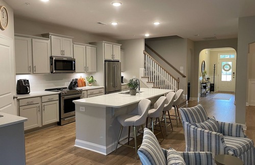 Pinehurst House | Pinehurst Modern Luxury Townhome, 7 mins. from U.S. Open, sleeps 6+