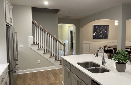 Pinehurst House | Pinehurst Modern Luxury Townhome, 7 mins. from U.S. Open, sleeps 6+