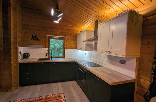 Kenwick Cabin | Pineshadow Lodge-Dog Friendly, Kenwick Park, Louth