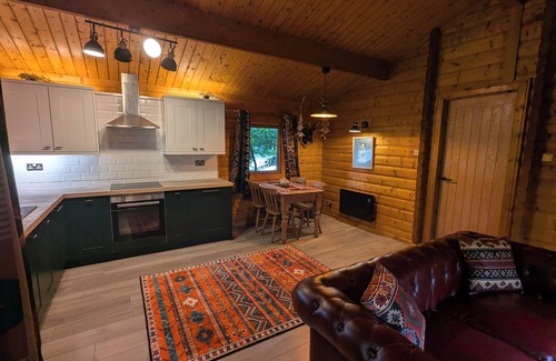 Kenwick Cabin | Pineshadow Lodge-Dog Friendly, Kenwick Park, Louth