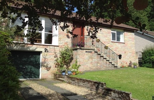 Killin Cottage | Pinesmoke - a bungalow that sleeps 5 guests in 3 bedrooms