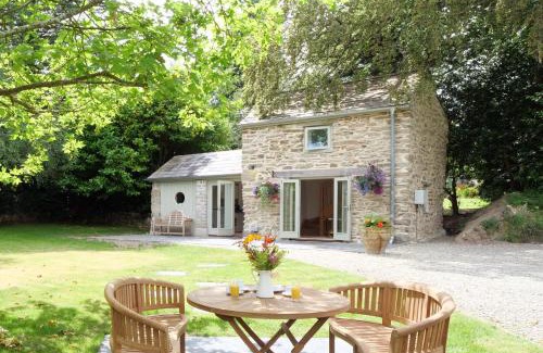 Carlyon House | Pinetum Garden Cottages
