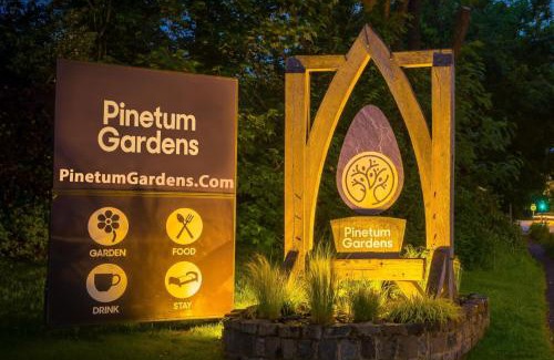 Carlyon House | Pinetum Garden Cottages