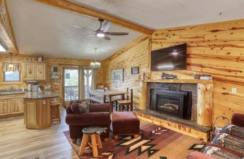 Lead House | Pineview Cabin - Hot Tub