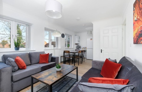 Iver Apartment | Pinewood 1 &2 Bedroom Apt. by Arista Living