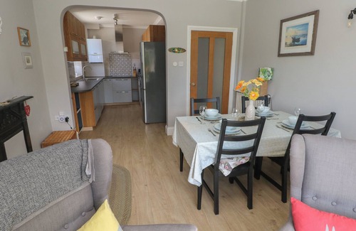 Saundersfoot Cottage | Pinewood