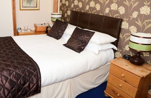 West Cliff Bed & Breakfast | Pinewood Guest House