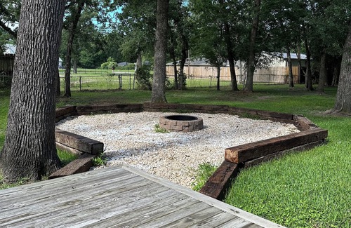 Spring House | Pinewoods Hideaway – Quiet Comfort Near It All
