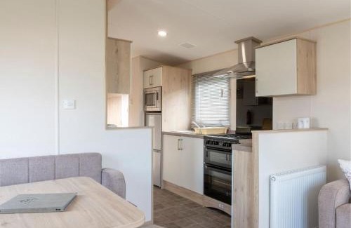 Wells-next-the-Sea Cabin | Pinewoods Park Compact sleeps 6 – dog friendly