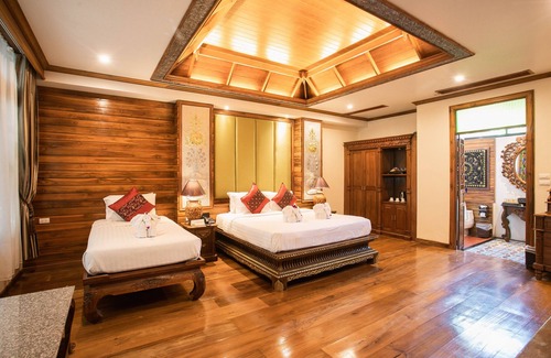 Old City Hotel | Pingviman Hotel