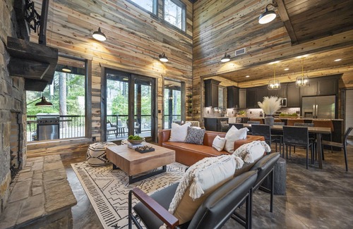 Pickens Cabin | Pining Away Cabin; 3 King BRs, 6 bunks, playset, firepit, spa, arcade, smart tvs