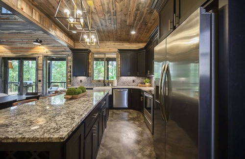 Pickens Cabin | Pining Away Cabin; 3 King BRs, 6 bunks, playset, firepit, spa, arcade, smart tvs