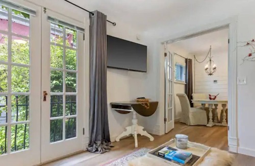 North End Cottage | Pink House Cottage with Private Entrance!