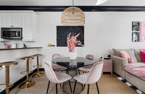 Westside Apartment | Pink House - Downtown Duplex - Sleeps 20