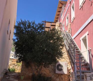 Palaiochora Apartment | Pink House