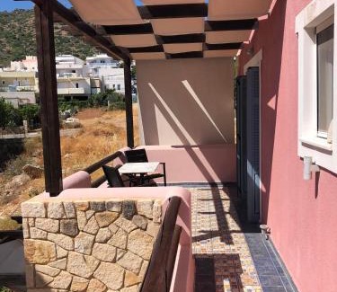 Palaiochora Apartment | Pink House