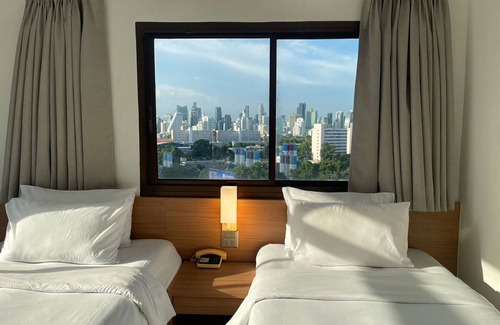 Thung Maha Mek Hotel | Pinnacle Lumpinee Park Hotel