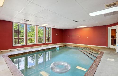 Pittman Center House | Pinnacle Pool View Lodge #625